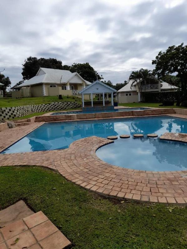 19 Montego Bay Caribbean Estate Apartment Port Edward Exterior photo
