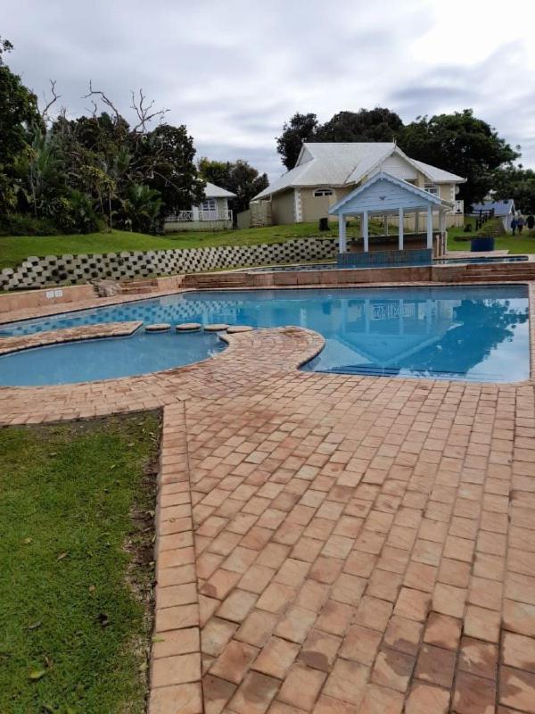 19 Montego Bay Caribbean Estate Apartment Port Edward Exterior photo