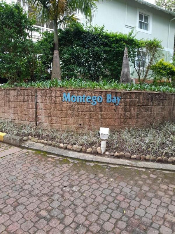 19 Montego Bay Caribbean Estate Apartment Port Edward Exterior photo