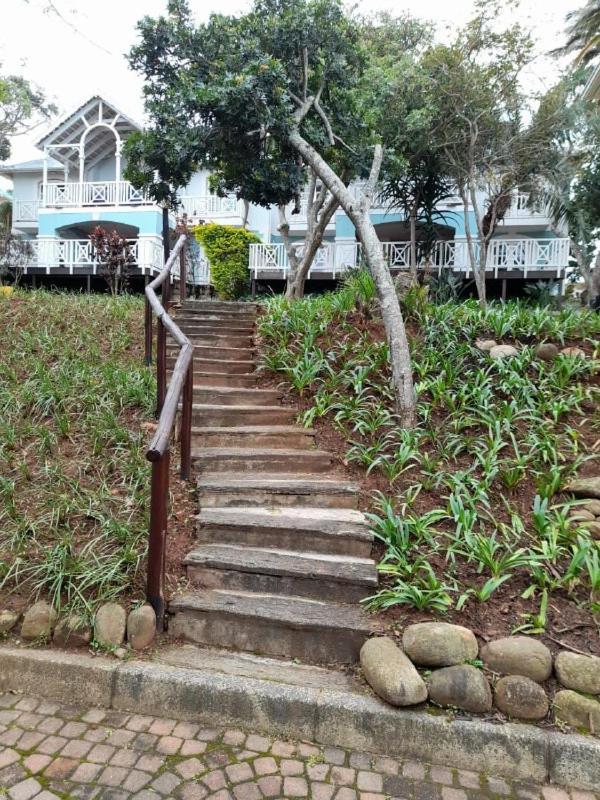 19 Montego Bay Caribbean Estate Apartment Port Edward Exterior photo